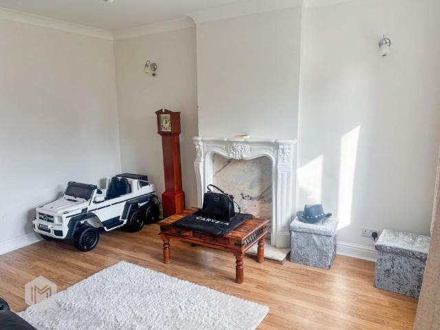 2 bedroom semi detached house to rent