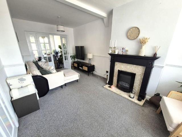 2 bedroom semi detached house to rent