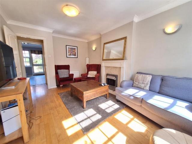 2 bedroom semi detached house to rent