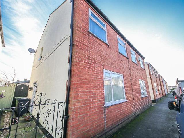 2 bedroom semi detached house to rent