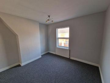 2 bedroom semi detached house to rent