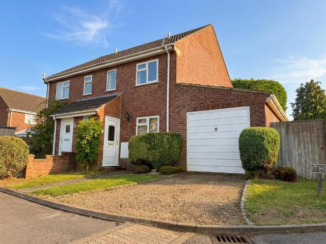 2 bedroom semi detached house to rent