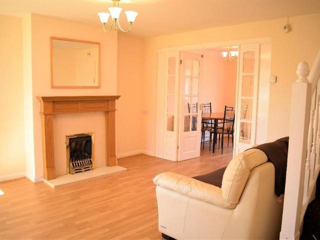 2 bedroom semi detached house to rent