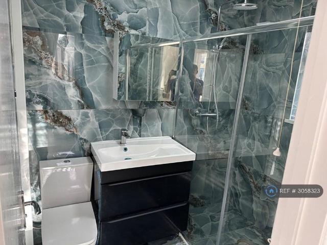 2 bedroom semi detached house to rent