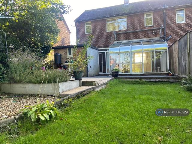 2 bedroom semi detached house to rent