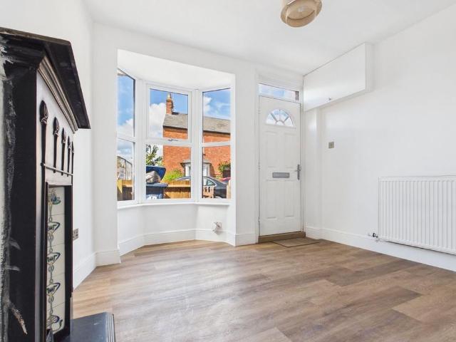 2 bedroom semi detached house to rent