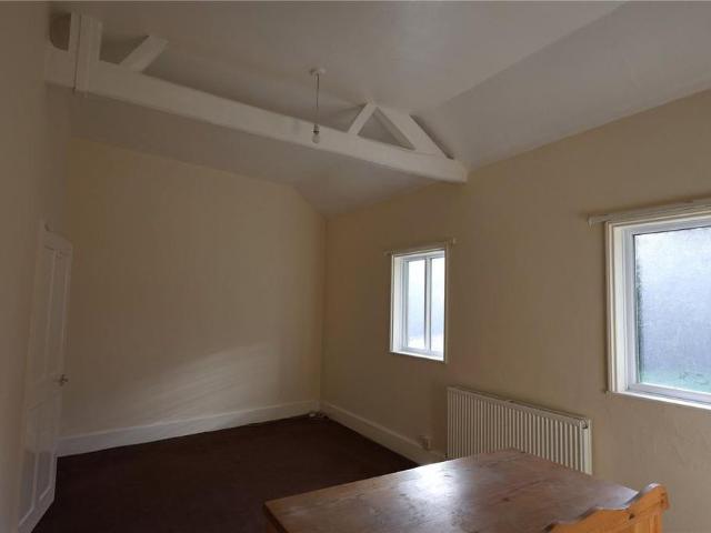 2 bedroom semi detached house to rent