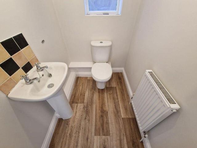 2 bedroom semi detached house to rent