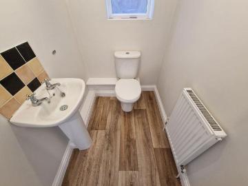 2 bedroom semi detached house to rent