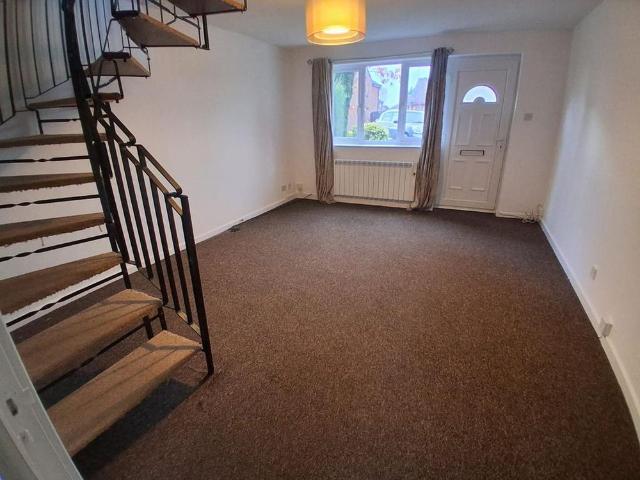 2 bedroom semi detached house to rent
