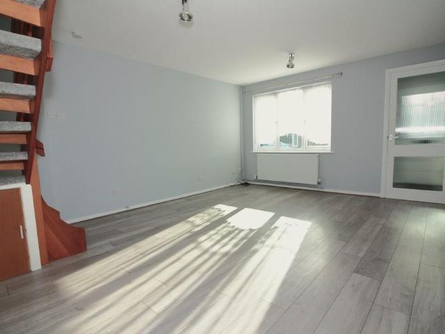 2 bedroom semi detached house to rent