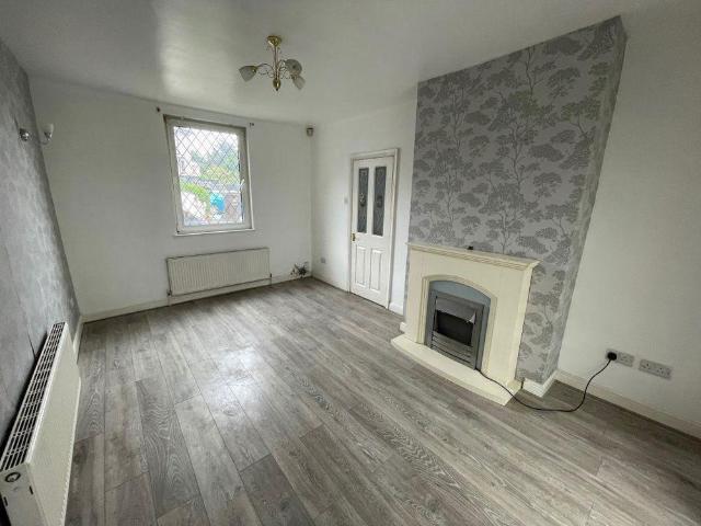 2 bedroom semi detached house to rent