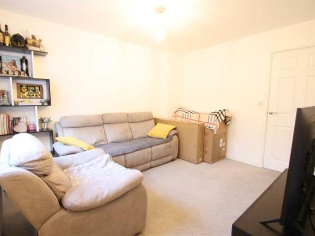 2 bedroom semi detached house to rent