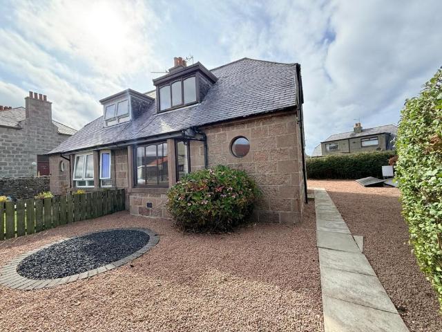 2 bedroom semi detached house to rent
