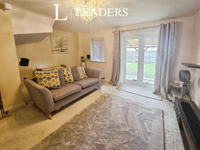 2 bedroom semi detached house to rent