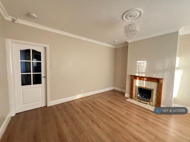 2 bedroom semi detached house to rent