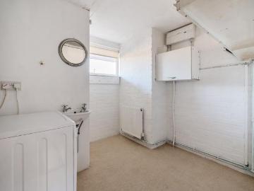 2 bedroom semi detached house to rent