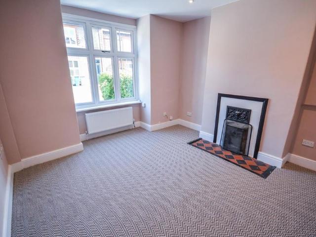 2 bedroom semi detached house to rent