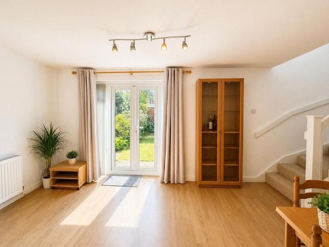 2 bedroom semi detached house to rent