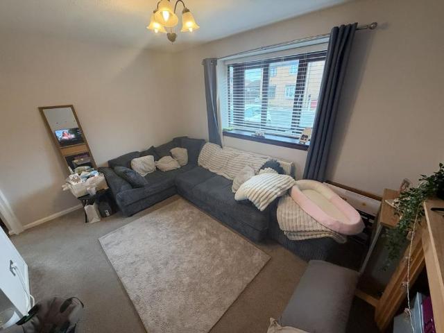 2 bedroom semi detached house to rent