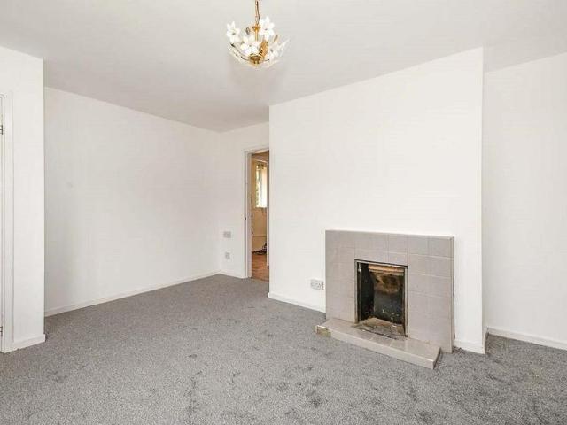 2 bedroom semi detached house to rent