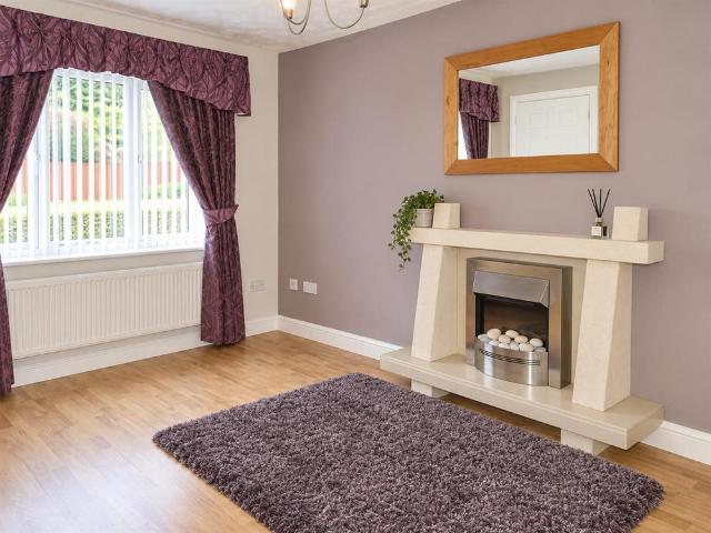 2 bedroom semi detached house to rent