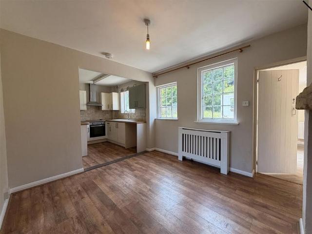 2 bedroom semi detached house to rent