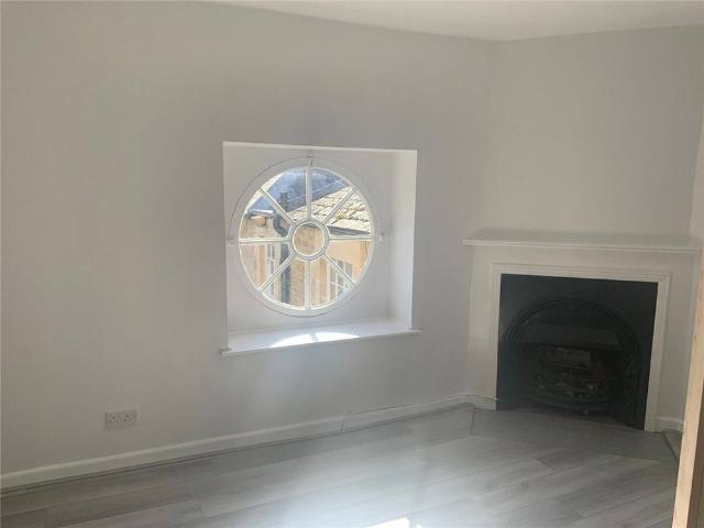2 bedroom semi detached house to rent