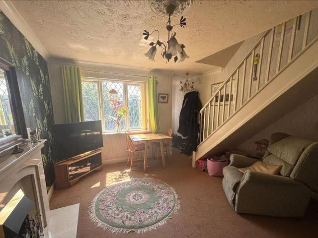 2 bedroom semi detached house to rent