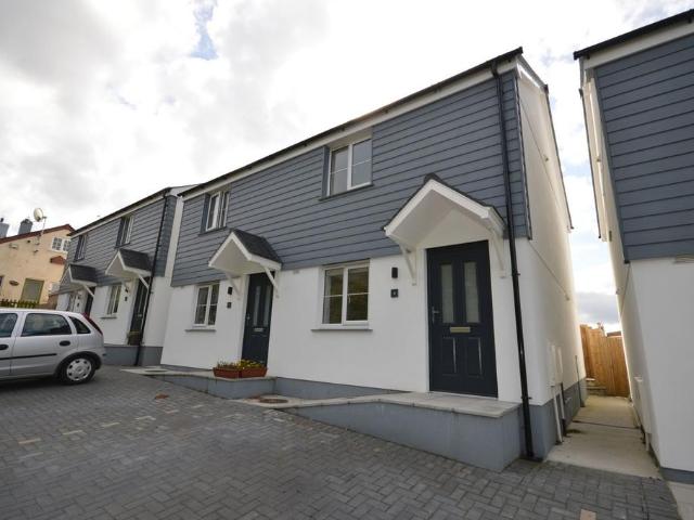 2 bedroom semi detached house to rent