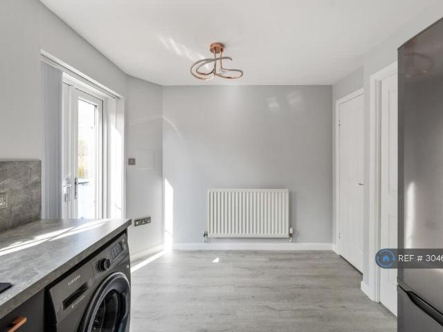 2 bedroom semi detached house to rent