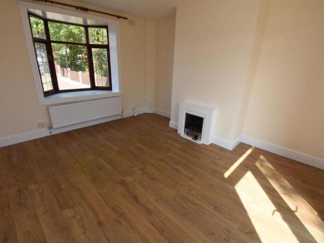 2 bedroom semi detached house to rent