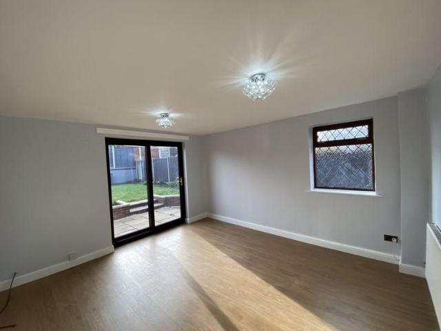 2 bedroom semi detached house to rent