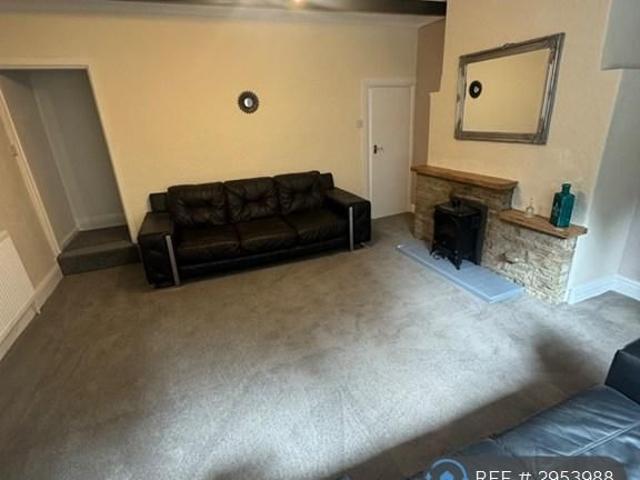 2 bedroom semi detached house to rent