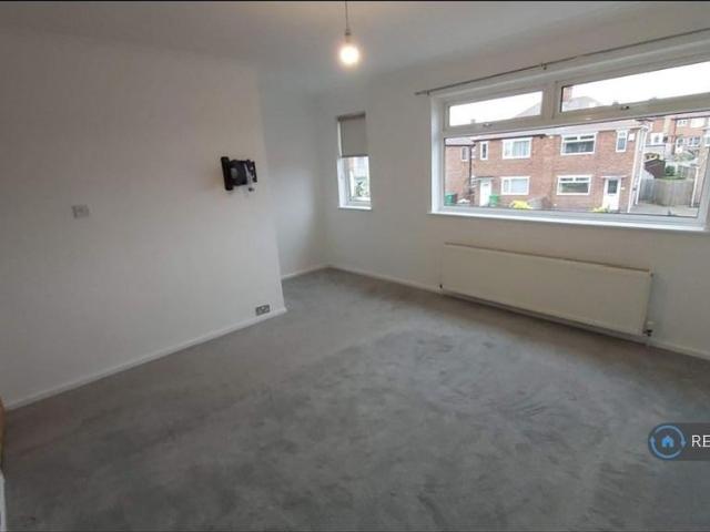 2 bedroom semi detached house to rent