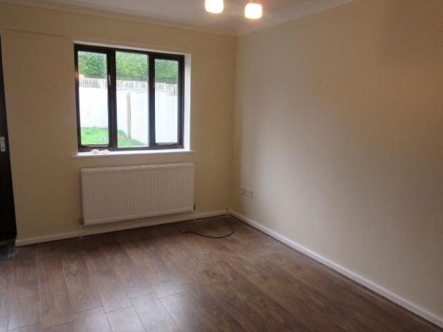 2 bedroom semi detached house to rent