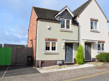 2 bedroom semi detached house to rent