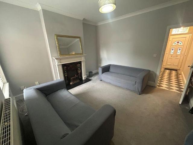 2 bedroom semi detached house to rent