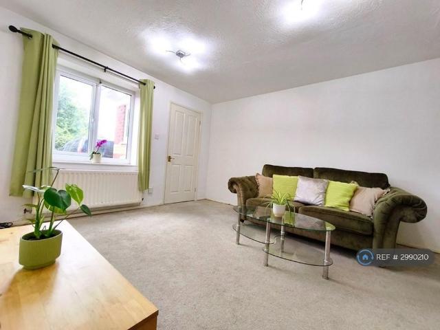 2 bedroom semi detached house to rent