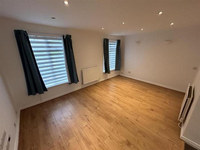 2 bedroom semi detached house to rent