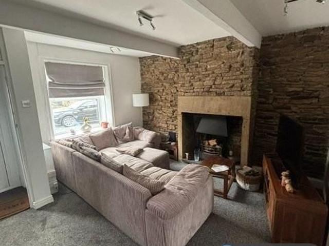 2 bedroom semi detached house to rent