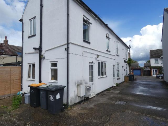 2 bedroom semi detached house to rent