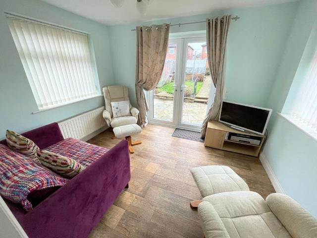 2 bedroom semi detached house to rent