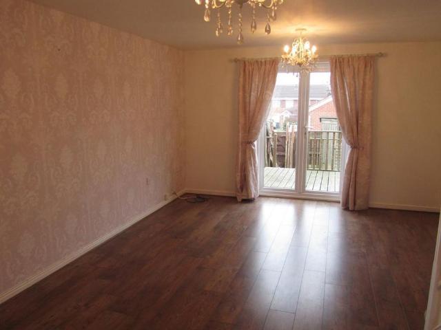 2 bedroom semi detached house to rent