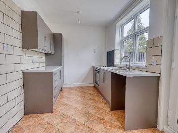 2 bedroom semi detached house to rent