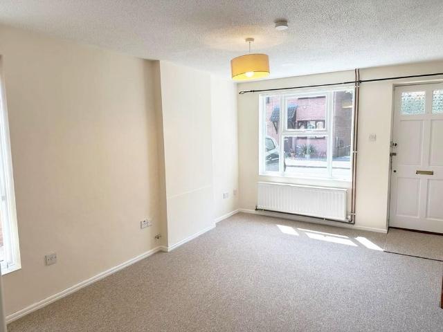 2 bedroom semi detached house to rent