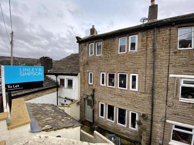 2 bedroom semi detached house to rent