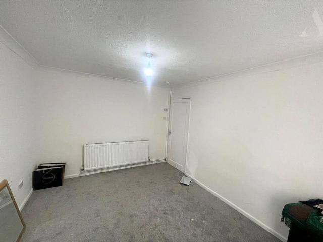 2 bedroom semi detached house to rent