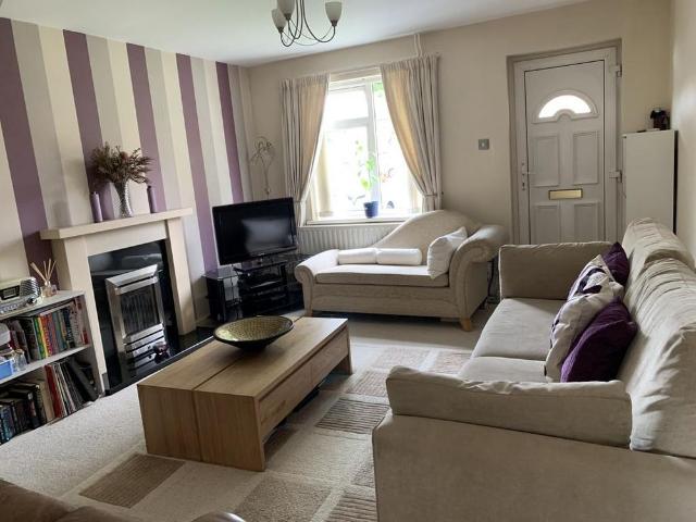 2 bedroom semi detached house to rent