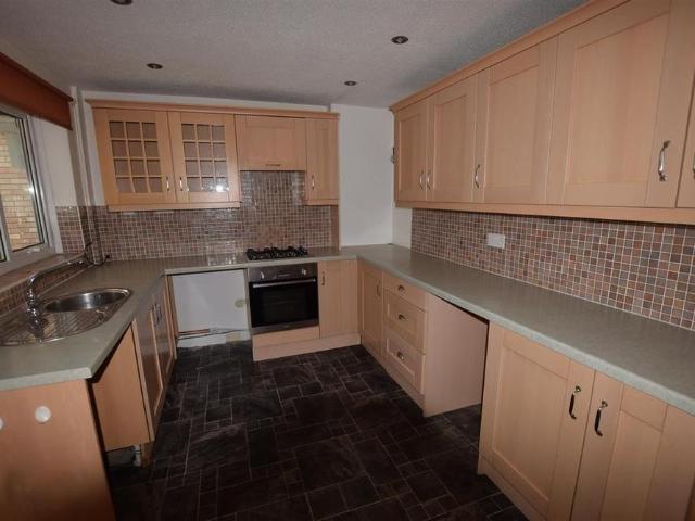 2 bedroom semi detached house to rent
